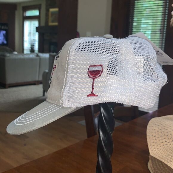 WINE Theme Snapback Baseball Cap Taupe-y Tan Gray with White New - Picture 4 of 7